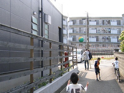 s-110502 (3).jpg