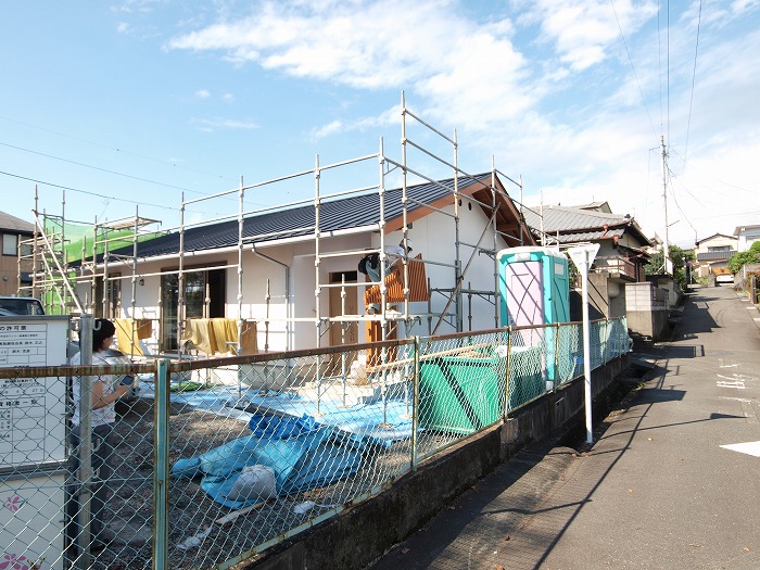 富士市の新築現場の格子取付作業