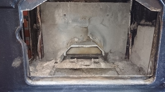 薪ストーブの再燃焼ボックス