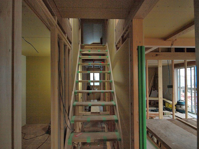 富士宮市　新築住宅　スケルトン階段