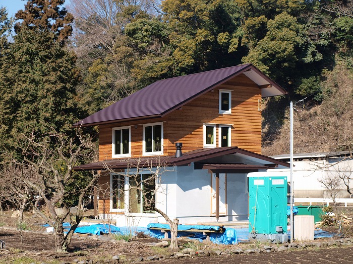 土間とクッキングストーブのある家　工事中