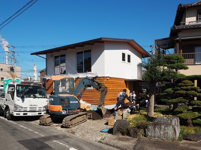 富士市　新築住宅　シックイと木の外壁