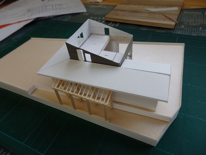 モデルハウスの建築模型　?