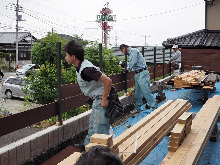 この敷地は水平ラインを意識すべし