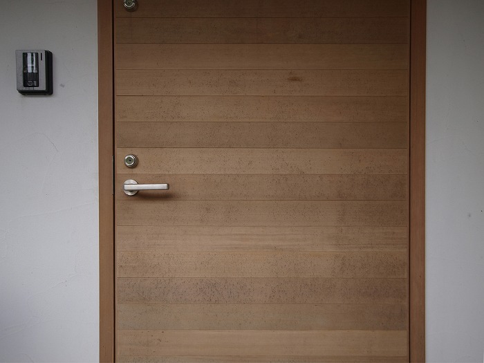 木製ドアのカビ対策メンテンナンス