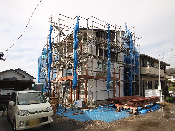 三島市三階建て シックイの外壁