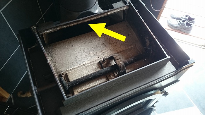 裾野市 薪ストーブの灰掃除