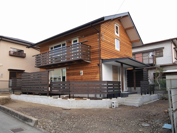 富士市 木の外壁の色決め