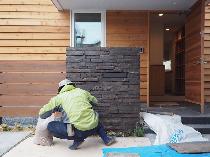 富士市 新築住宅 門柱 エイジング
