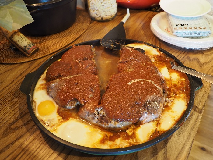 富士市 モデルハウス スーパーラジエントヒーターで作った巨大ハンバーグ